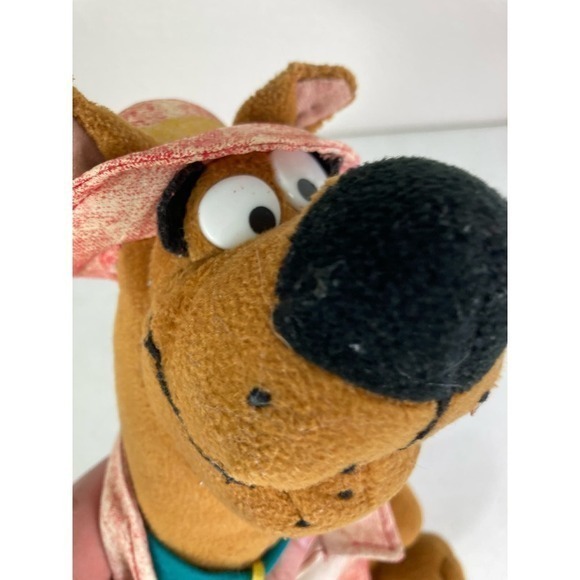 Vintage 1998 Scooby-Doo Plush 13in Brown Dog Red Raincoat Cartoon Network Rare - Picture 16 of 16